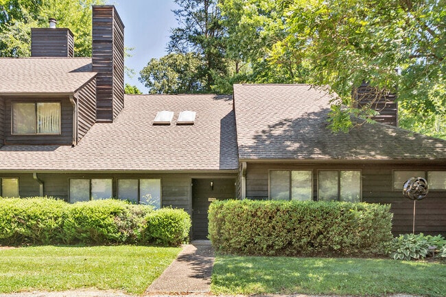 Primary Photo - 1543 Birnam Dr