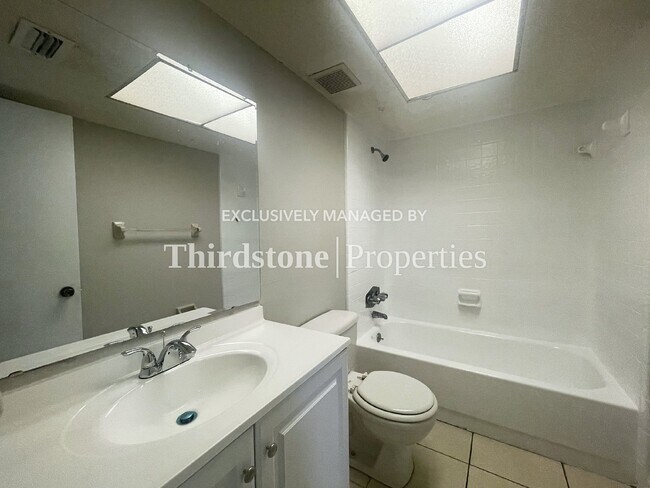 Building Photo - 5143 Indian Lakes Ct