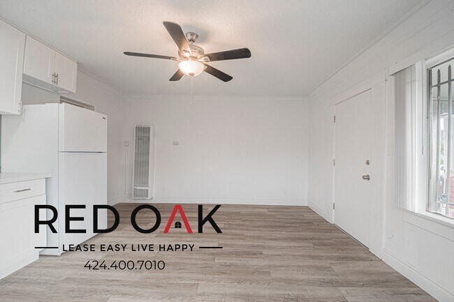 Building Photo - 13073 Pierce St