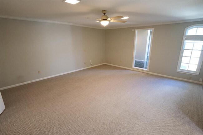 Building Photo - 7620 Del Monte Dr
