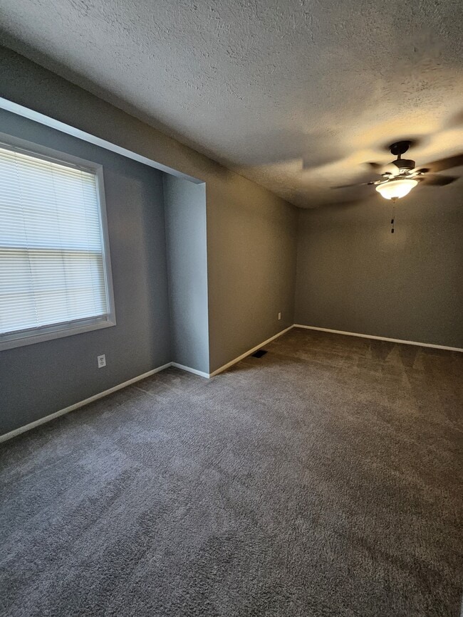 Building Photo - 9459 Timber View Dr