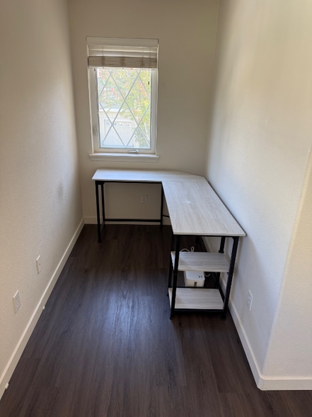 Building Photo - 1683 SW San Mateo Terrace