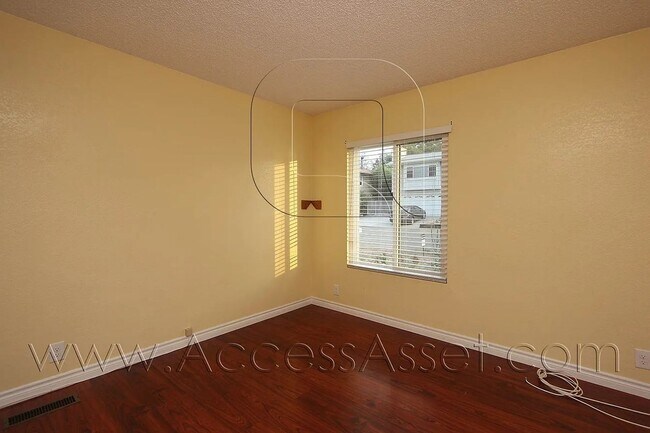 Building Photo - Spacious 3 Bedroom Home with Fenced Yard & Two-Car Garage in Lake Elsinore