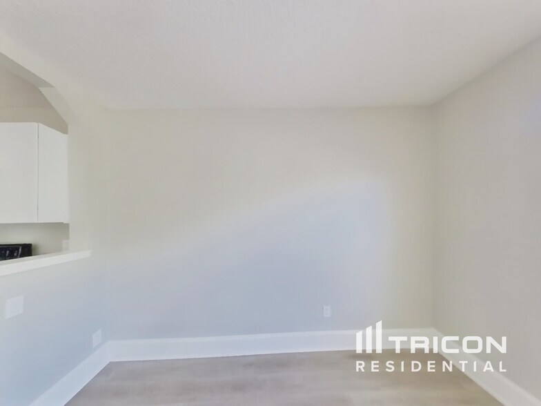 Building Photo - 7544 Teaticket Ct
