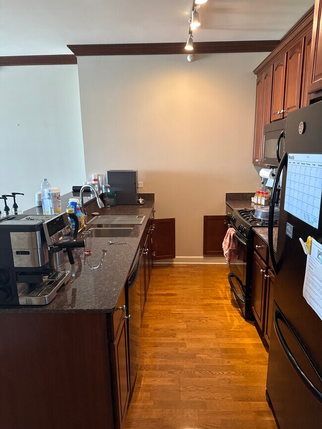 Building Photo - 233 E 13th St