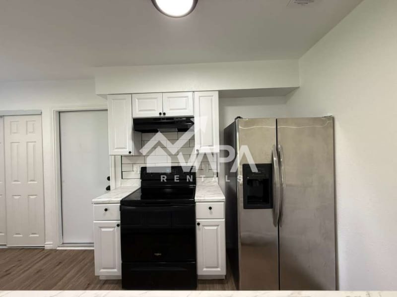 Building Photo - 4422 Desert View Dr