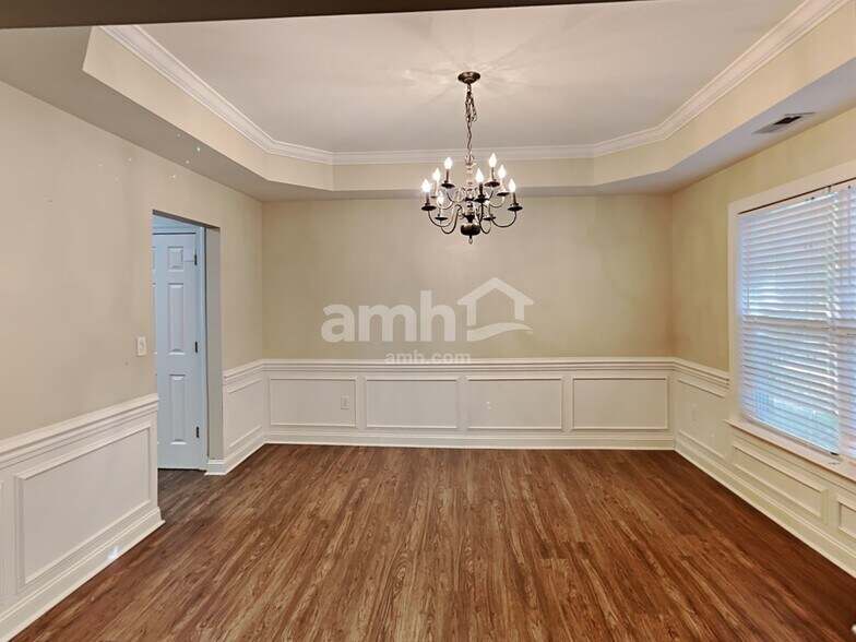 Building Photo - 2003 Monaco Ct