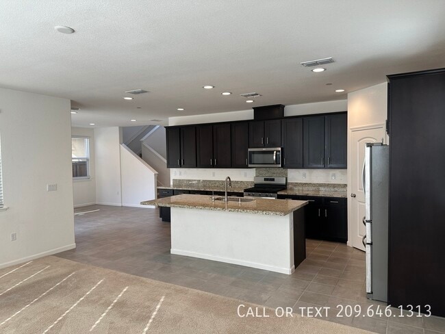 Building Photo - 17624 Monroe Dr