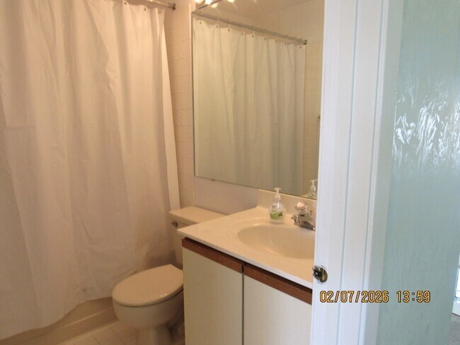 Building Photo - 718 Sturnbridge Ln