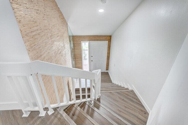 Building Photo - 206 Sea Oats Dr