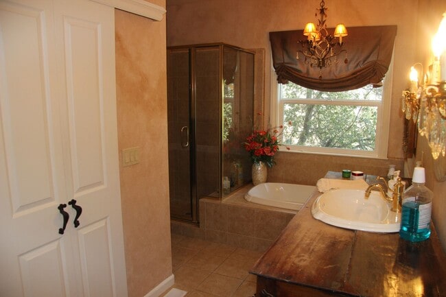Building Photo - Amazing Apple Valley Home