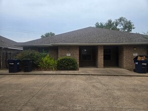 Building Photo - 3710 Oldenburg Ln