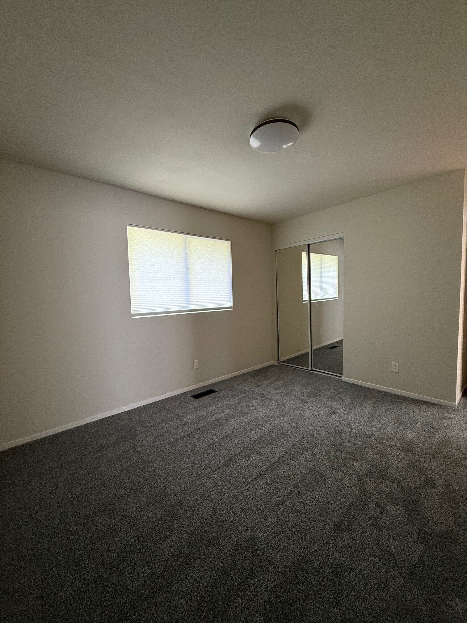 Building Photo - 19297 Mountain Meadow N