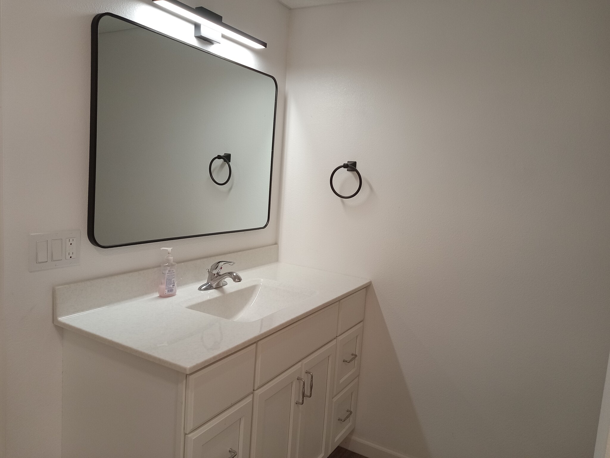 private bathroom - 2607 Elm Drive Rd