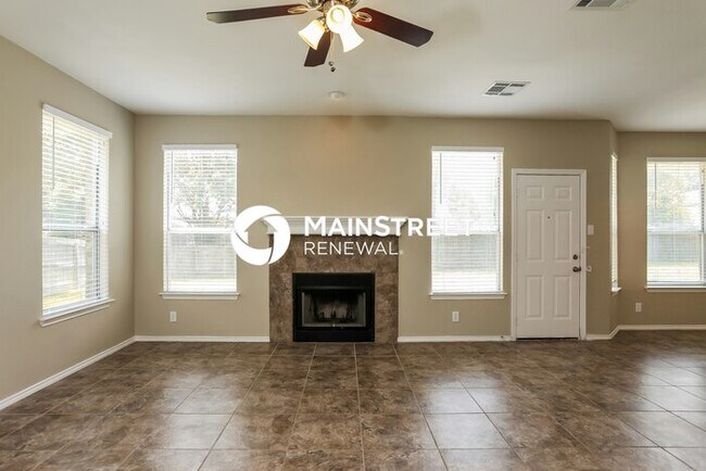Building Photo - 3 Bedroom Pet-Friendly Home in Converse, TX with Main Street Renewal