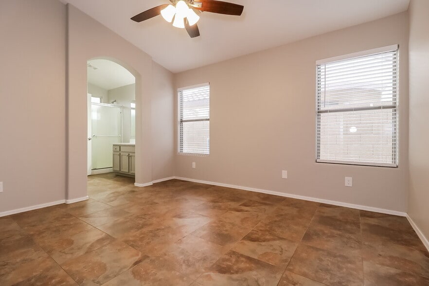 Building Photo - 12913 W Sheridan St