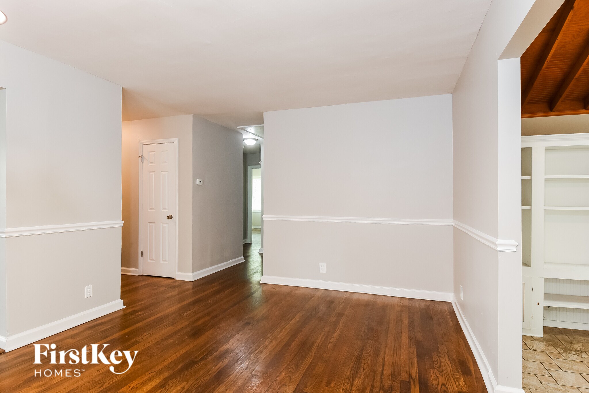 Building Photo - 492 Gresham Rd SW