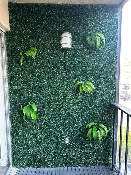 Building Photo - 8889 Fontainebleau Blvd