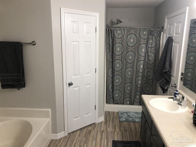 Building Photo - 5129 Goshawk Dr