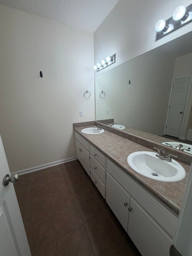 Building Photo - 209 Camden Drive