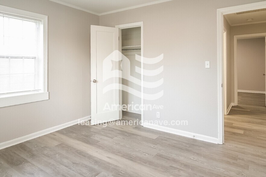 Building Photo - 6316 E 4th Terrace