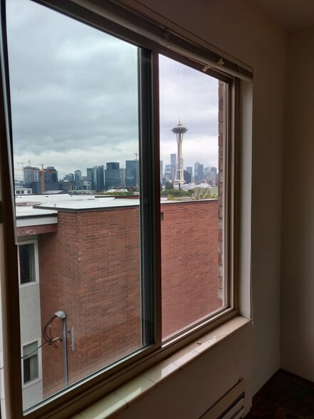 View from the Living Area & Breakfast Nook - 17 Valley St