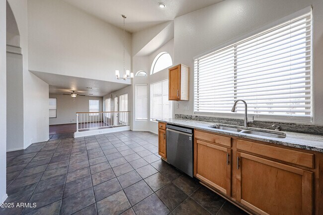 Building Photo - 2568 E Santa Rosa Dr