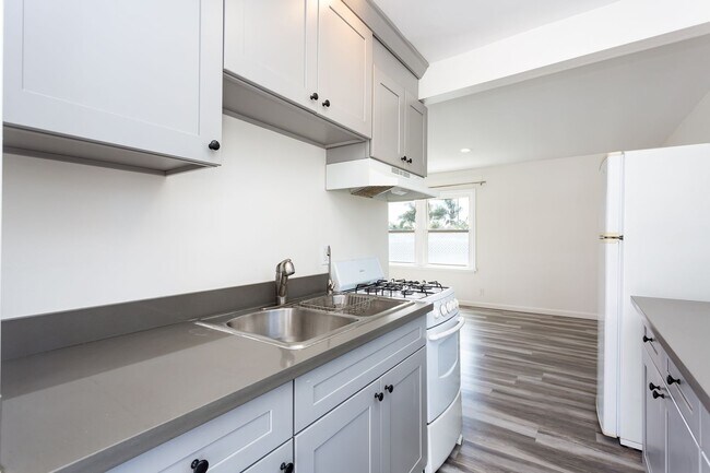 Building Photo - 4520 Marlborough Dr