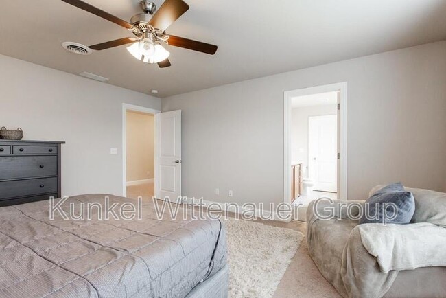 Building Photo - 2724 Ambridge Dr