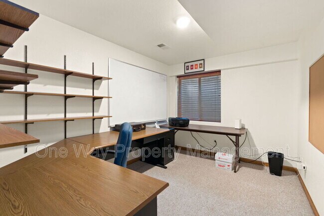 Building Photo - 508 Parkwood Dr