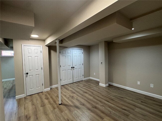 Building Photo - 501 Wideman Dr