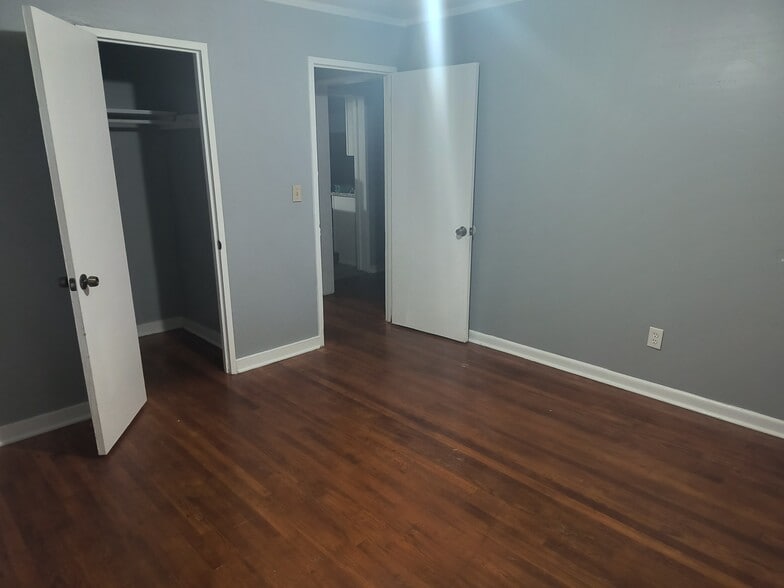 2nd bedroom - 2211 Hawthorne St