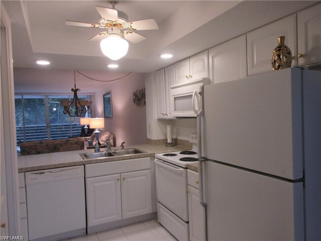 Building Photo - 290 Naples Cove Dr