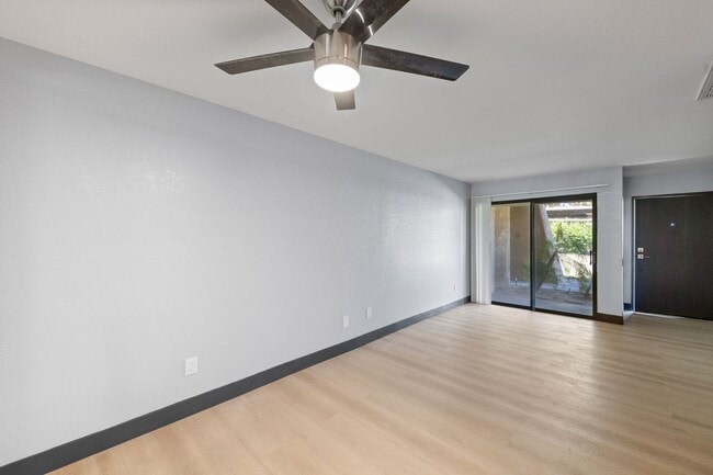 Building Photo - Palm Springs Villas Condo