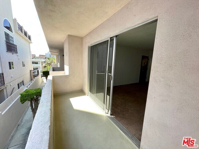 Building Photo - 11727 Mayfield Ave