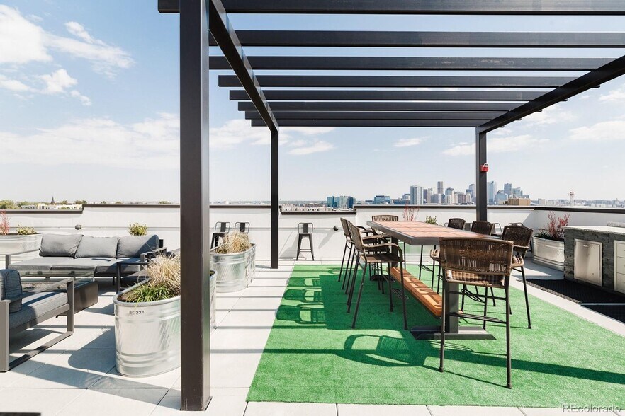 Building Photo - 2729 W 28th Ave