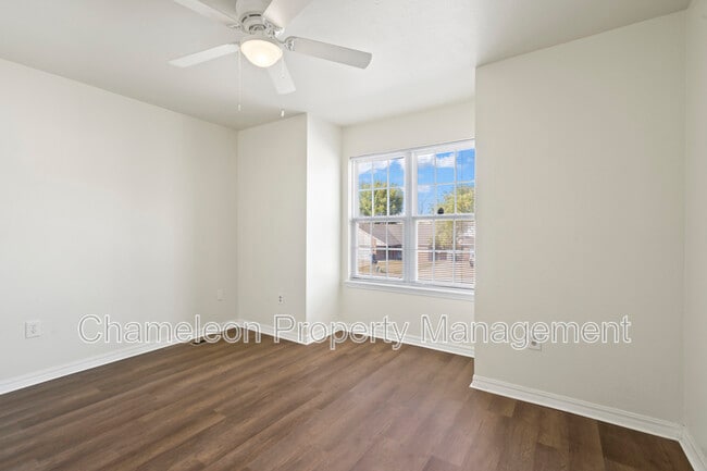 Building Photo - 2910 Dawn Ct