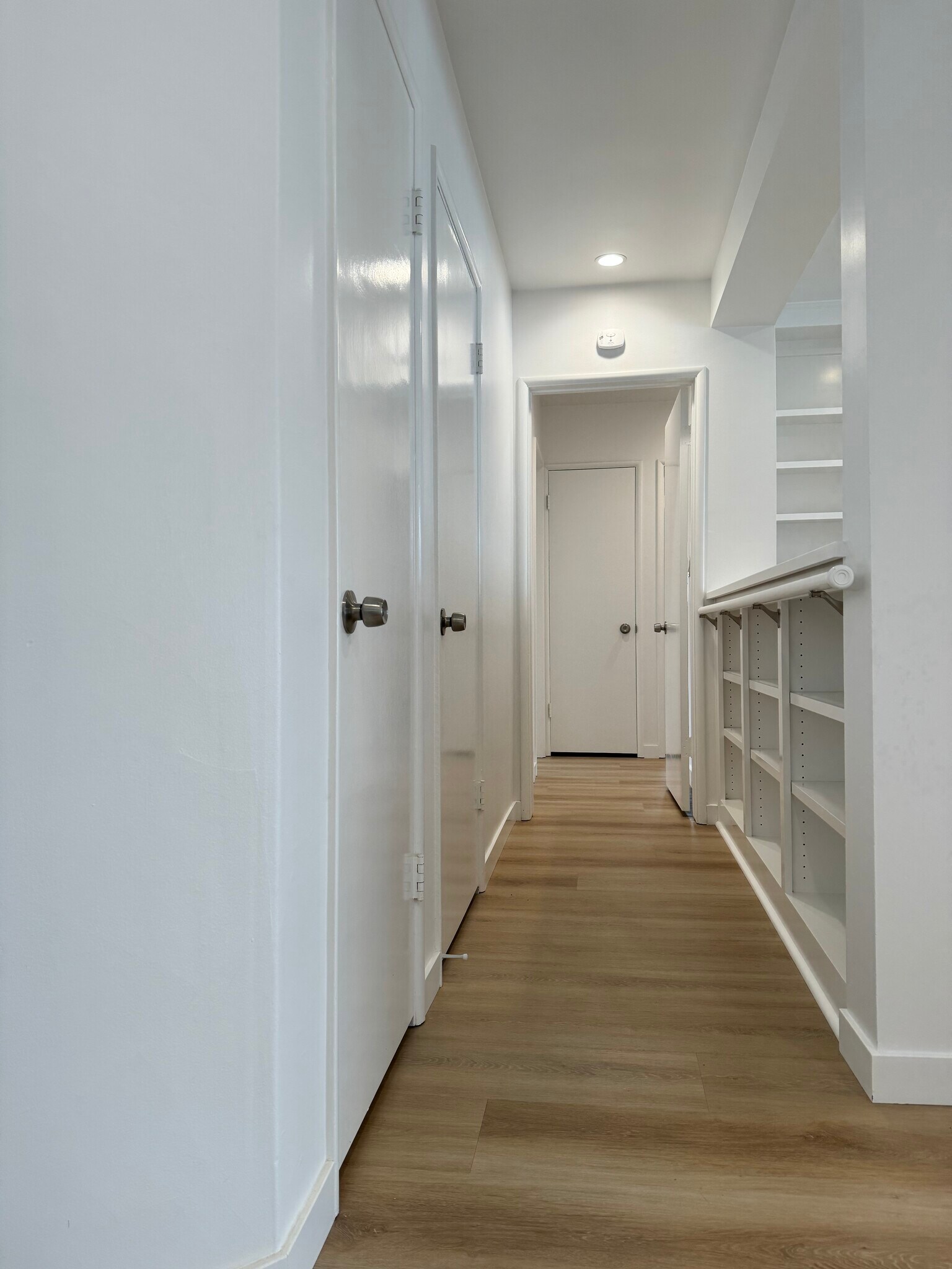 Building Photo - 22051 Vanowen St