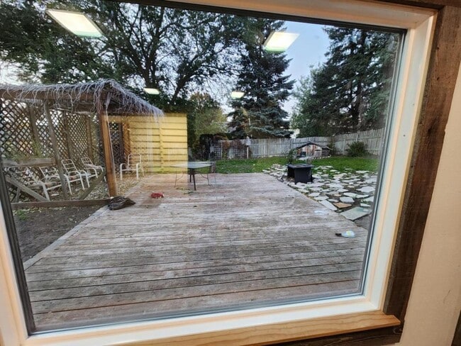 Building Photo - 2318 E Boulevard Ave