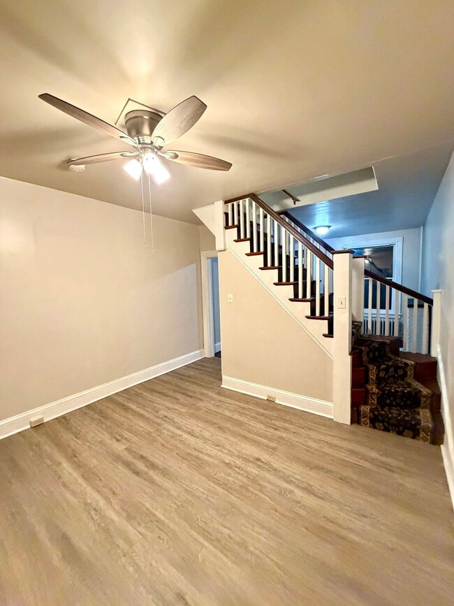 Building Photo - 526 Howard Ave