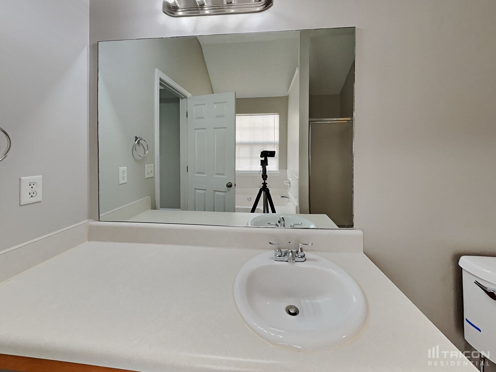 Building Photo - 5515 Sapphire Cir