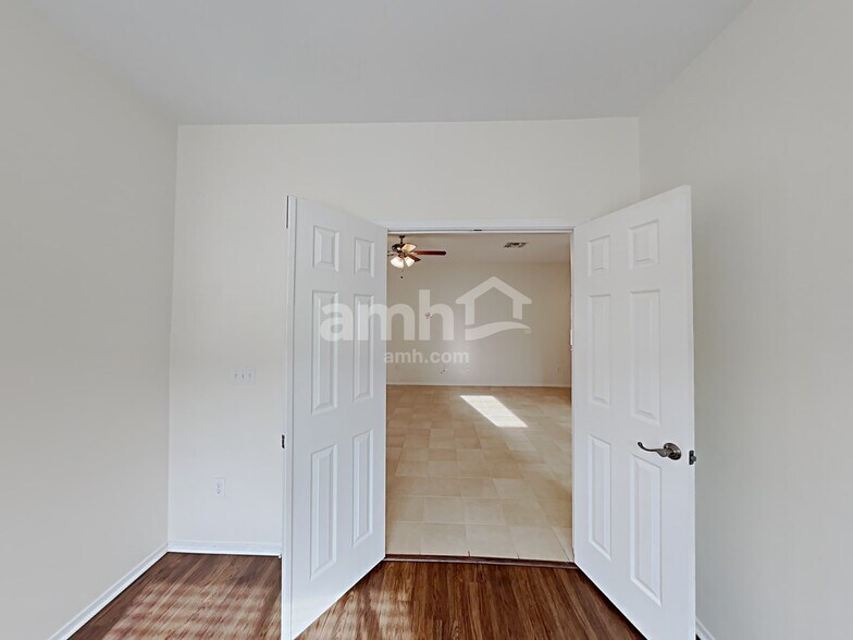 Building Photo - 91 N Mail Station Ln