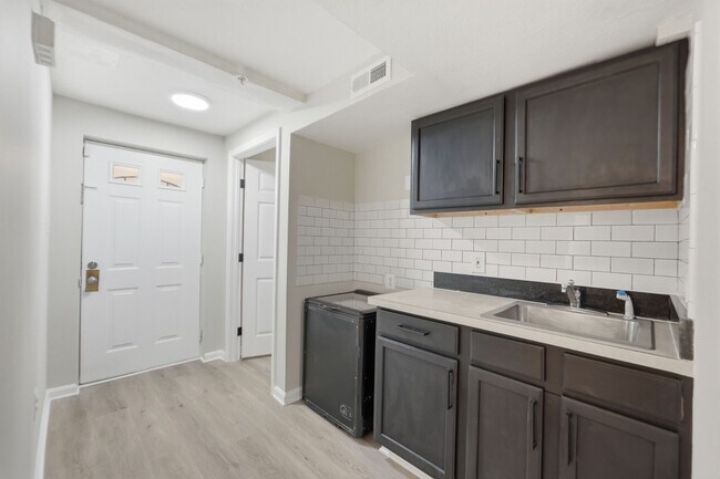 Building Photo - 3803 Allison St