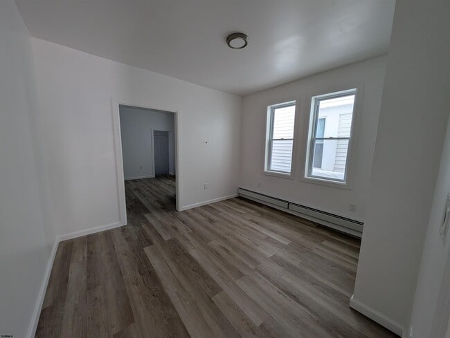 Building Photo - 1109 Adriatic Ave