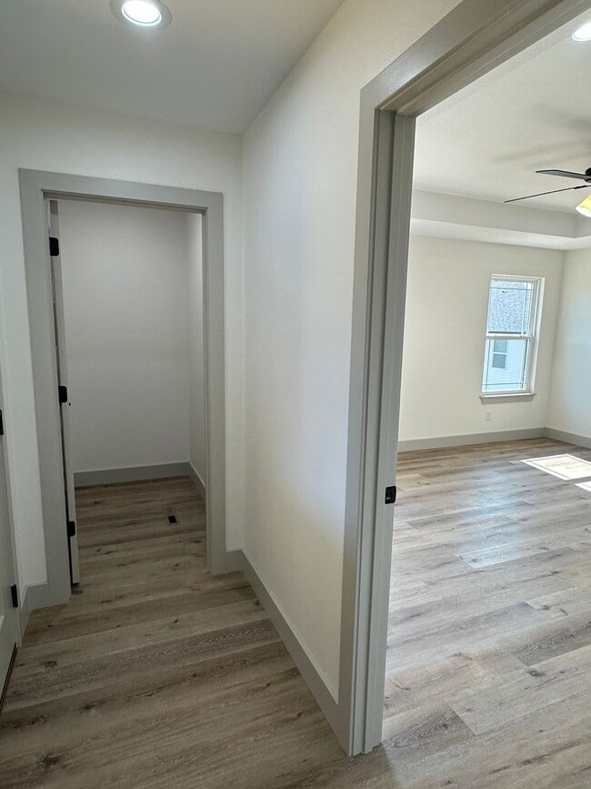 Building Photo - NEW CONSTRUCTION 5 Bed 3 Bath w/ Walk Out ...