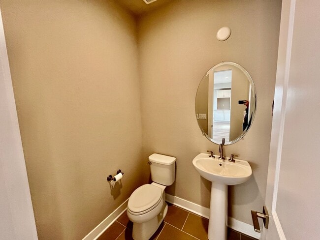 Building Photo - 5 bed 4 Bath IMMACULATE NEW BUILD in THORNTON!!