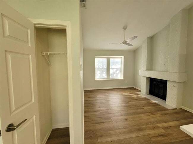 Building Photo - 4306 Bonnell Vista Cove