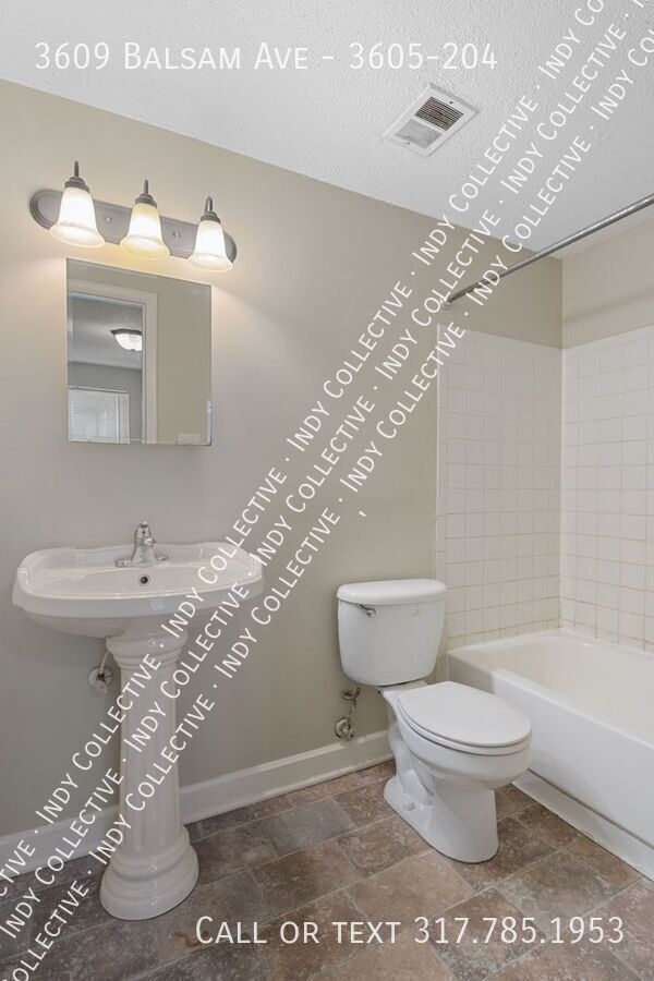 Building Photo - 3609 Balsam Ave