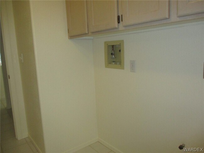 Building Photo - 2164 Hi Jolly Dr