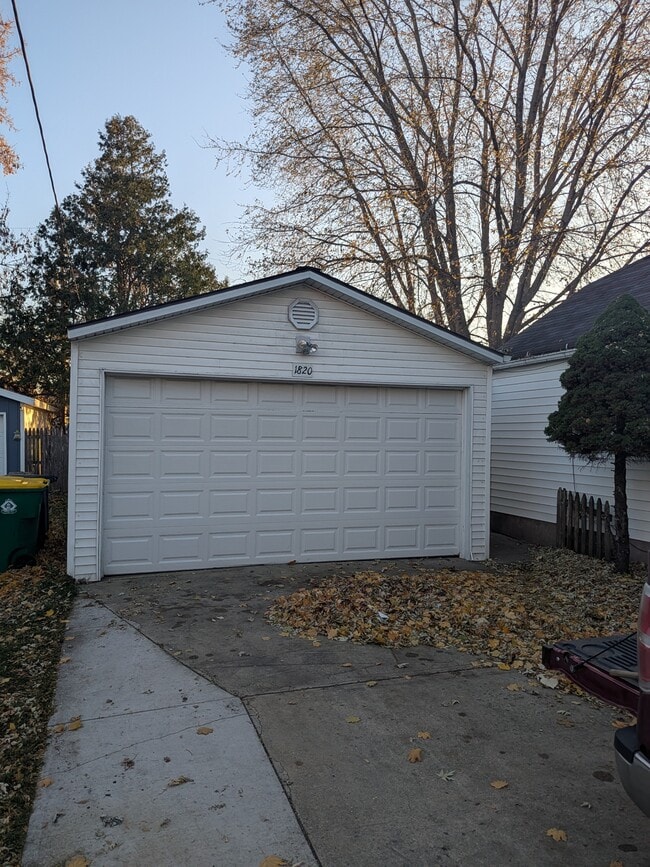 Building Photo - 1820 Harold St